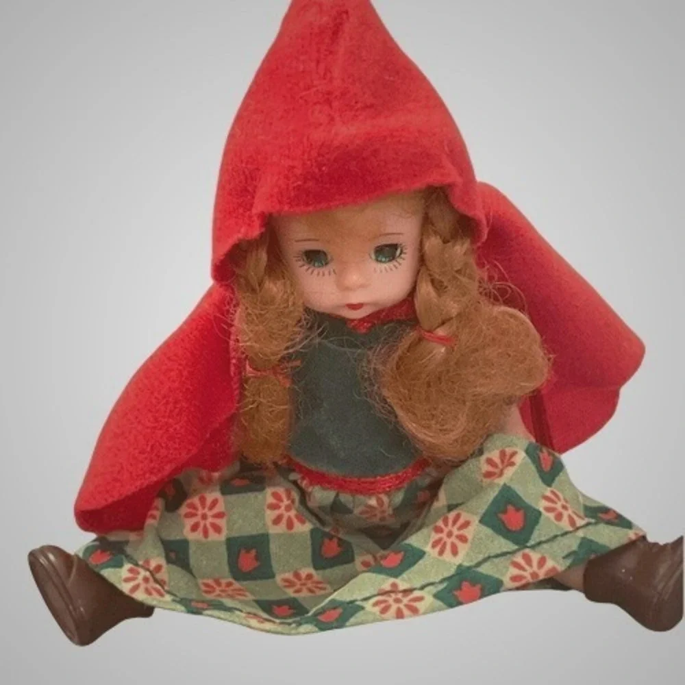 Madame Alexander Little Red Riding Hood Vintage Storybook Doll Red Cape Green‎